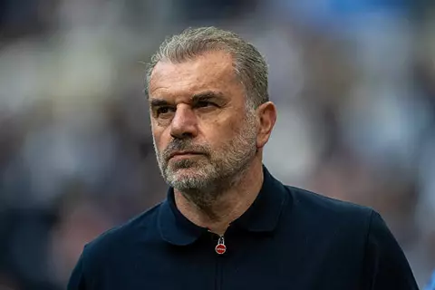 الوقت أصبح مناسبا.. مالك نوتنجهام فورست يبرر التعاقد مع بوستيكوجلو